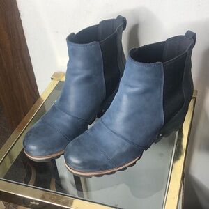 Sorel Blue and Black Wedge Boots